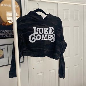 LUKE COMBS | Black Camo Cropped Hoodie